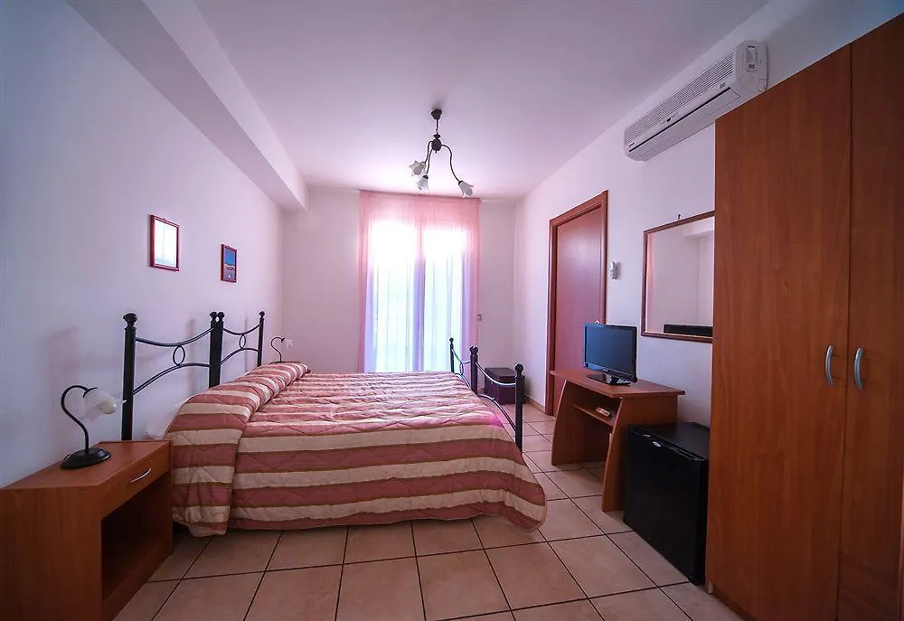 Fragolina B&B Furci Siculo