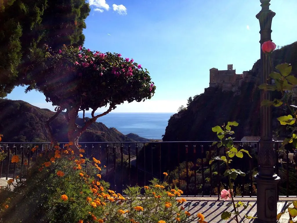 *** Bed & Breakfast Fragolina B&B Furci Siculo Italia