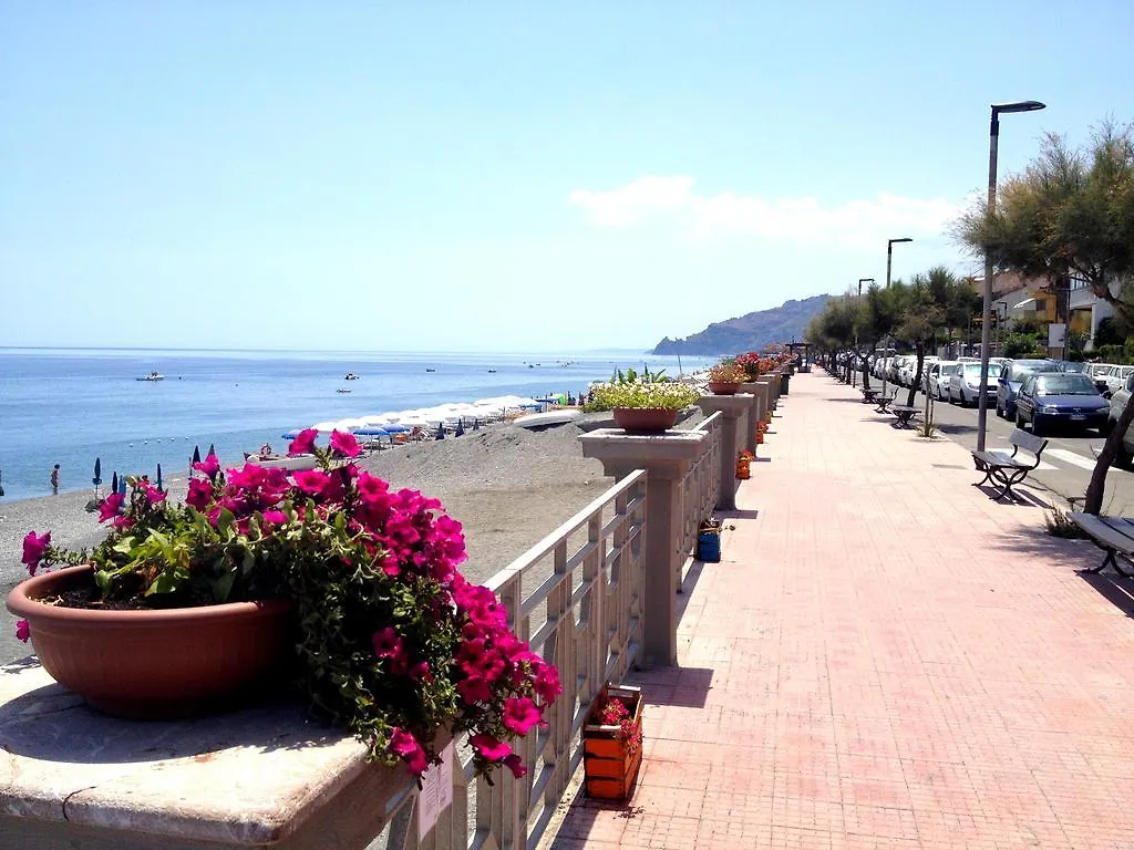 Fragolina B&B Furci Siculo Bed & Breakfast