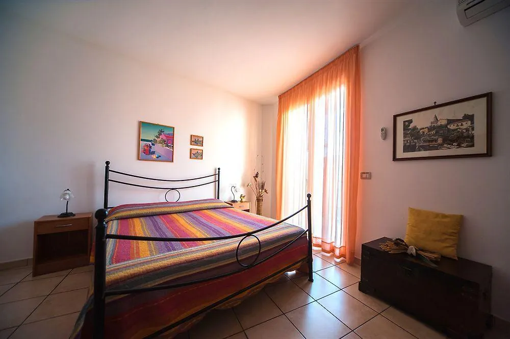 Fragolina B&B Furci Siculo 3*,