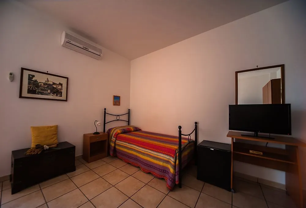 Fragolina B&B Furci Siculo