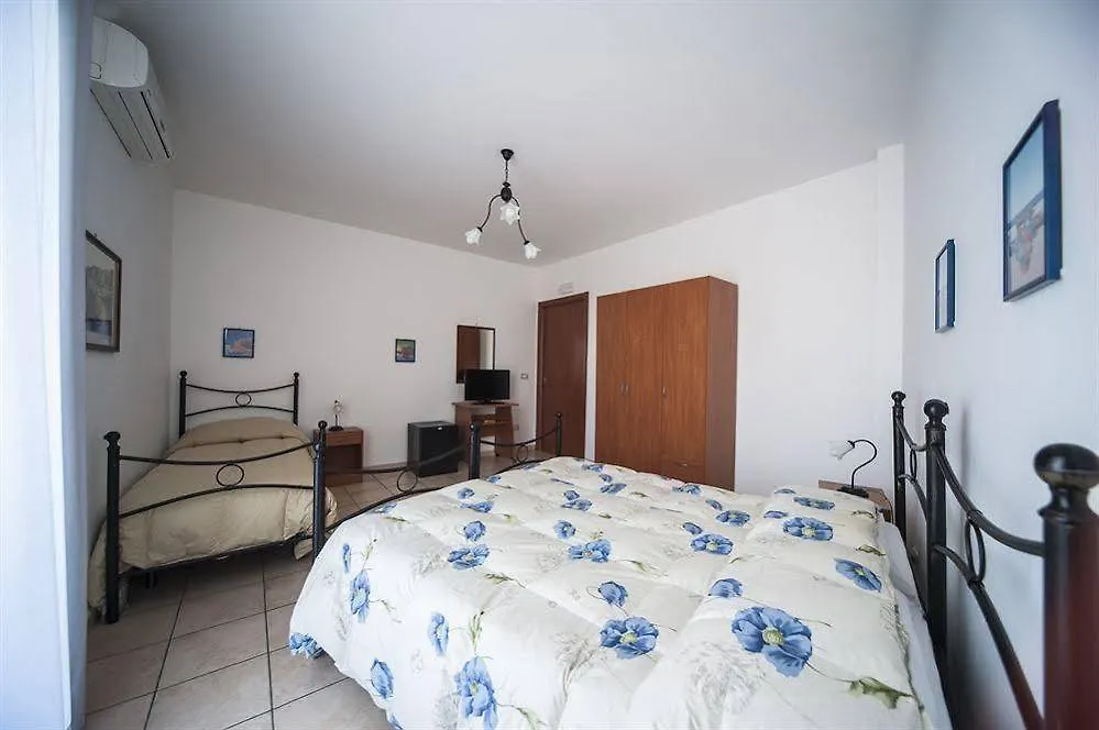 Fragolina B&B Furci Siculo